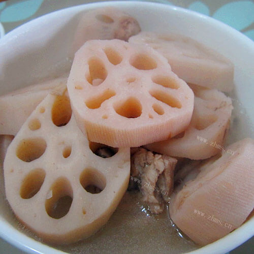 鲜美藕炖排骨