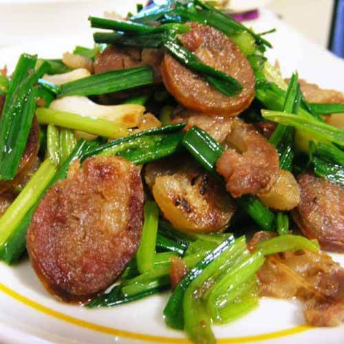 超美味的蒜薹炒香肠