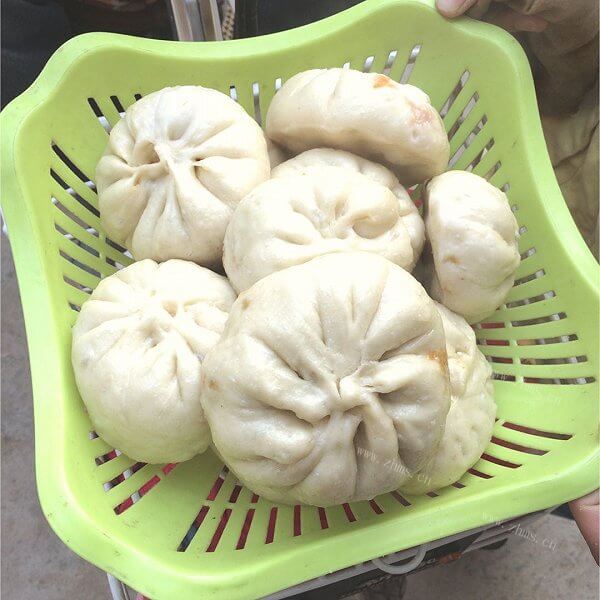 美味的豆腐馅包子