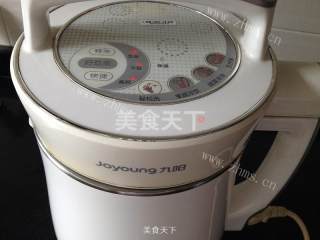 美味的奶香橙汁做法图解6)