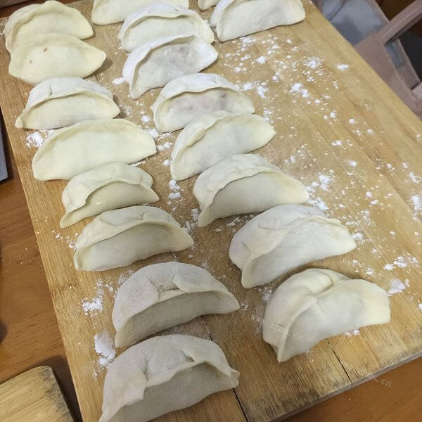 好吃的牛肉白菜饺子馅的做法