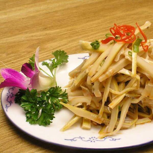 美味的凉拌笋丝