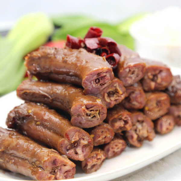 美味的麻辣鸭脖子