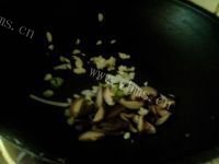 好吃的肥肠鸡蛋面做法图解7)