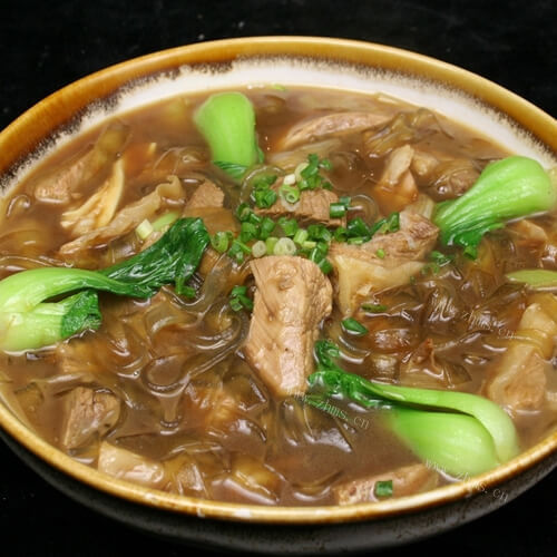 美味鸭肉炖粉条
