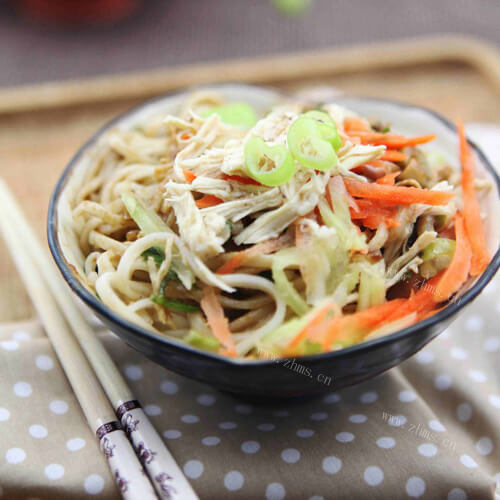 美味鸡丝拉面
