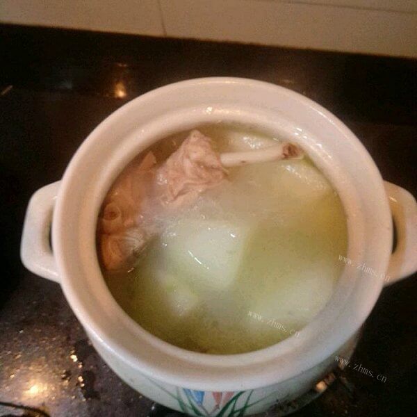 美味鸭肉炖冬瓜