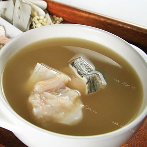 美味的鳄鱼肉煲汤