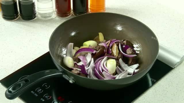 美味的红烧牛肉的简单做法做法图解3)