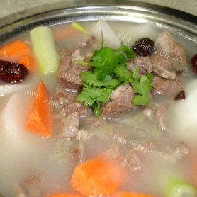 美味的清炖羊肉汤的家常做法