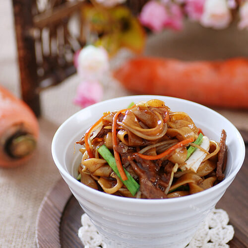 美味的肉丝豆角焖面