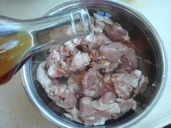 好吃的辣爆羊羔肉做法图解1)