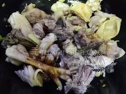 好吃鸡肉炖粉条做法图解12)