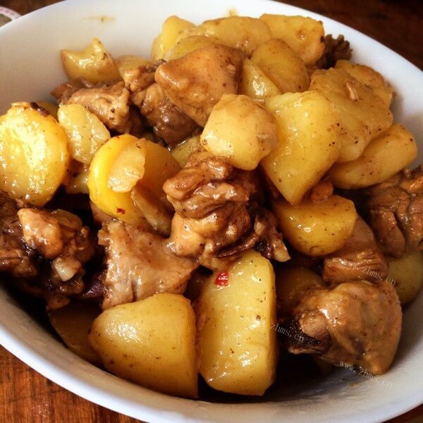 美味的土豆炖鸡腿