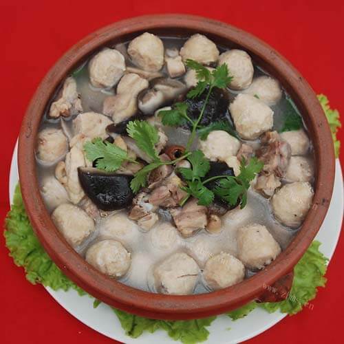 美味的气锅排骨