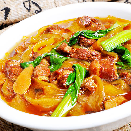 冬季电压力锅炖猪肉的做法 