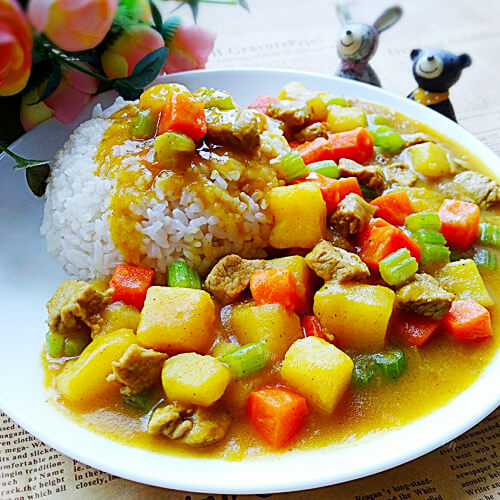 特色猪肉和土豆的做法 