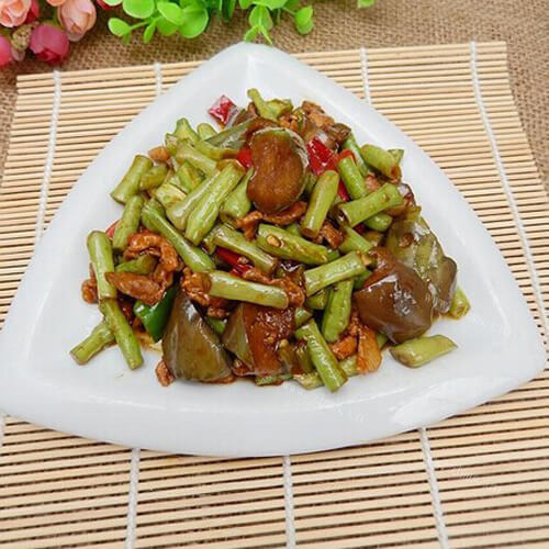 美味猪肉焖豆角