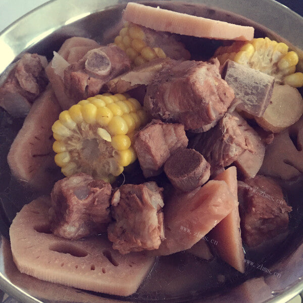 好吃的藕炖排骨的做法