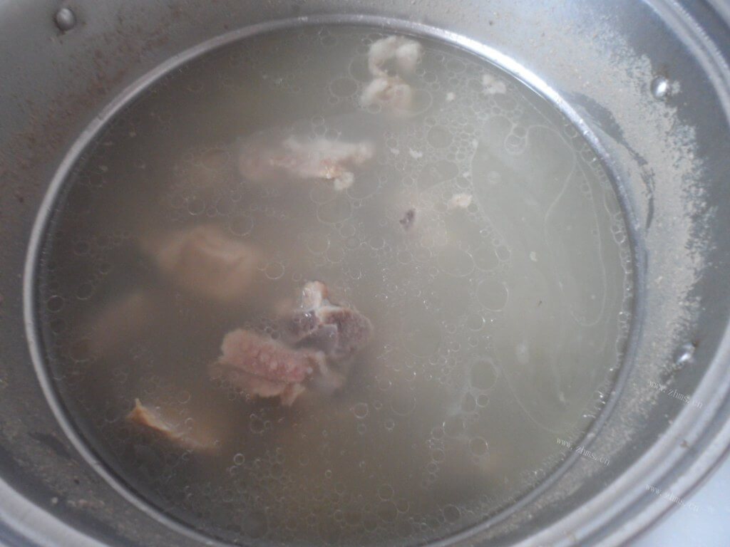 好吃的黄豆排骨汤的做法做法图解5)