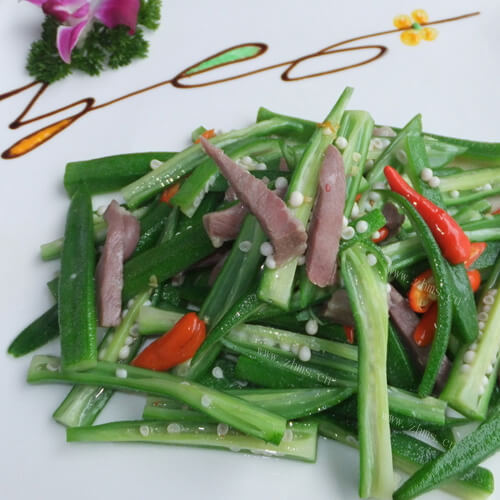 美味的山药炒秋葵