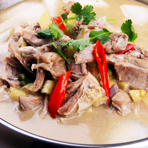 美味的羊肉汤火锅