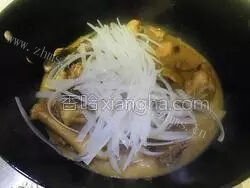 好吃鸡肉炖粉条做法图解13)