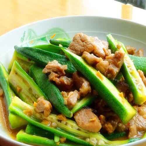 美味秋葵炒肉的做法