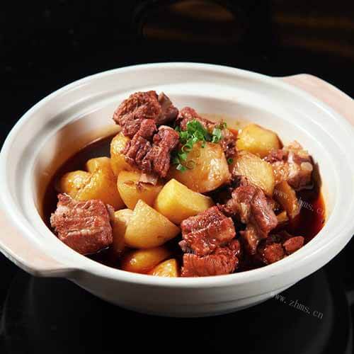 美味的排骨烧土豆