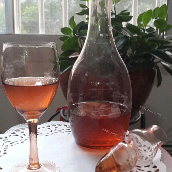棒棒的家酿葡萄酒 