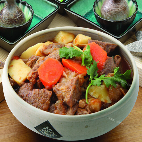 美味牛肉炖萝卜汤