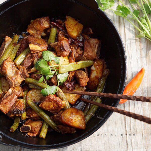 自制土豆豆角炖鸡肉