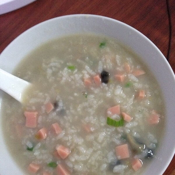 美味皮蛋火腿粥