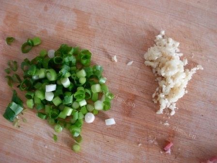 美味的培根蒜香茄子 做法图解3)