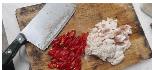 辣味十足的湖南小炒肉做法图解1)