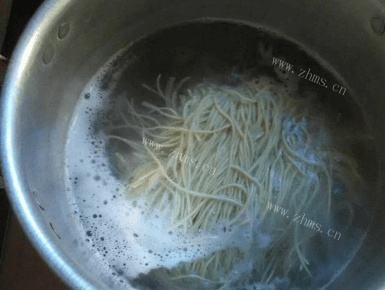 好吃美味的干拌面做法图解3)