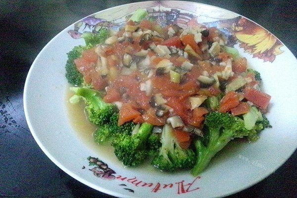 自制香菇茄汁西兰花