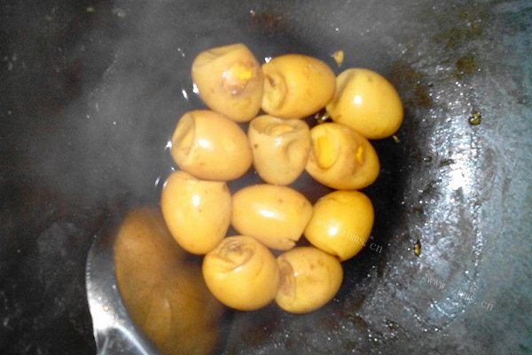 秘制卤蛋