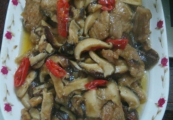 家常香菇炒肉片