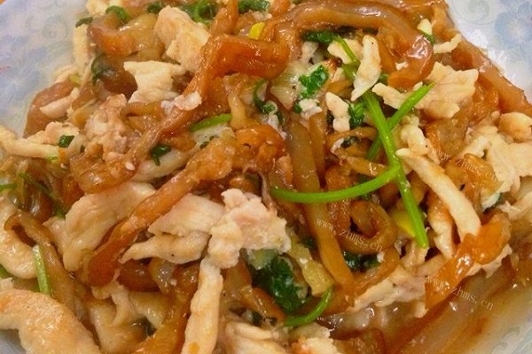 保健食谱：降脂瘦身-鸡丝蜇皮