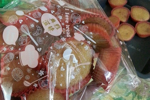 美味蔓越莓纸杯蛋糕仔