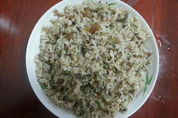酸菜肉丝炒饭