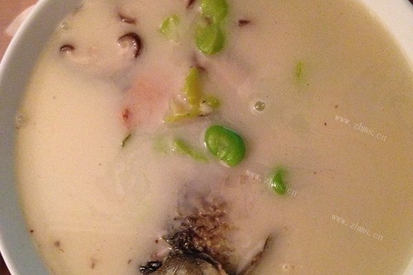 鲫鱼蚕豆汤