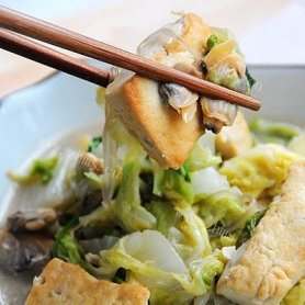 家常蛤蜊豆腐炖白菜