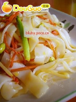 简单的素双丝拌河粉
