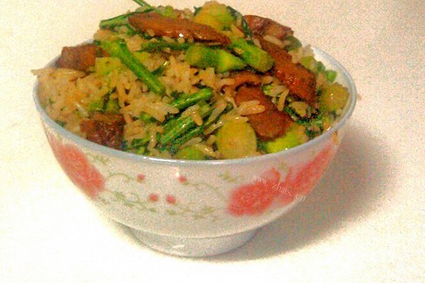 美味腊肉菜心炒饭