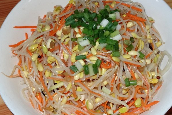 炝拌小豆芽