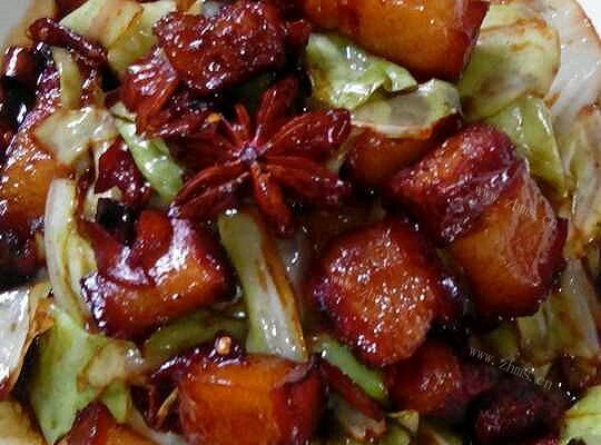 包菜红烧肉