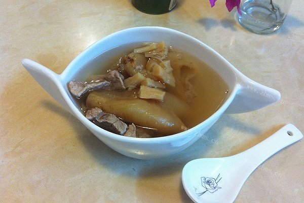 美味花胶瑶柱瘦肉汤