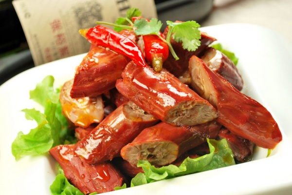 风味辣鸭脖